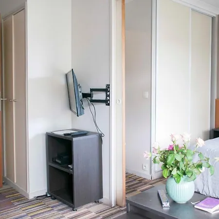 Bright And Quiet Apt Close To The Buttes-chaumont Parigi